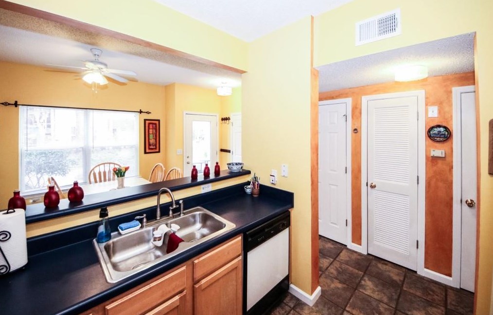 802 Dancing Fox Rd, Decatur GA  30032-7415 exterior