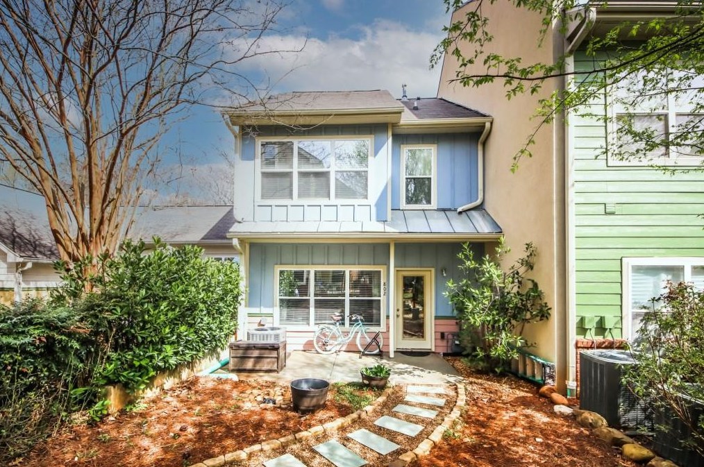 802 Dancing Fox Rd, Decatur GA  30032-7415 exterior