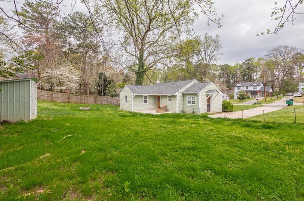 1619 Wainwright Dr, Atlanta GA  exterior