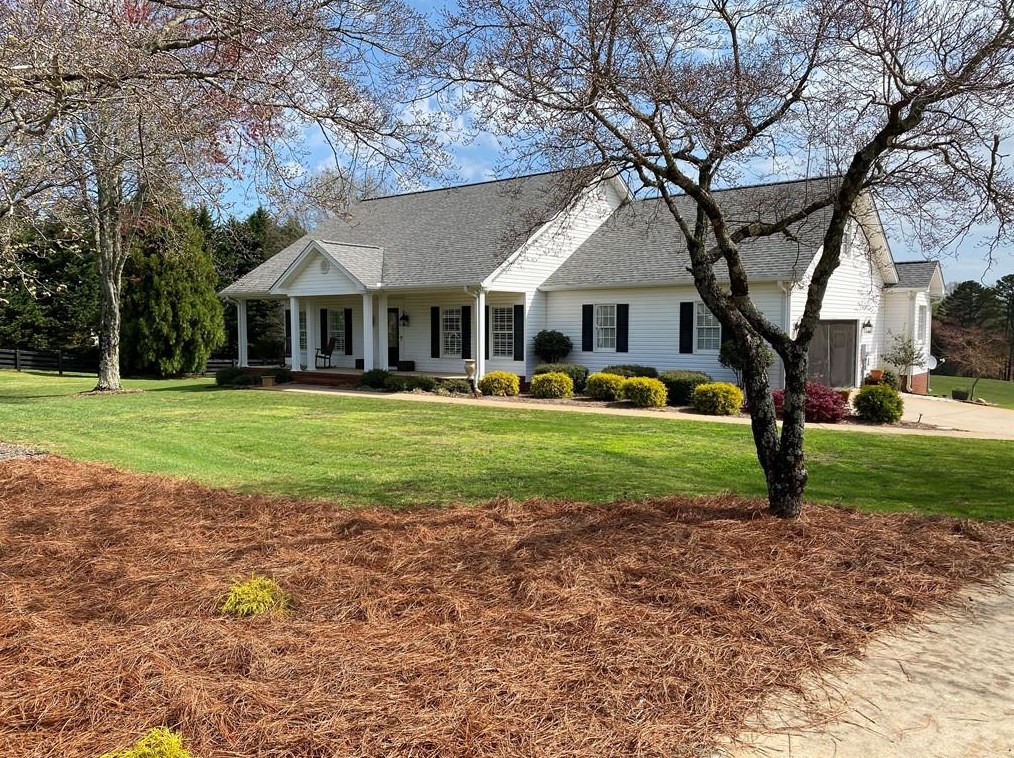 5508 Clarks Bridge Rd, Clermont, GA 30527-2228