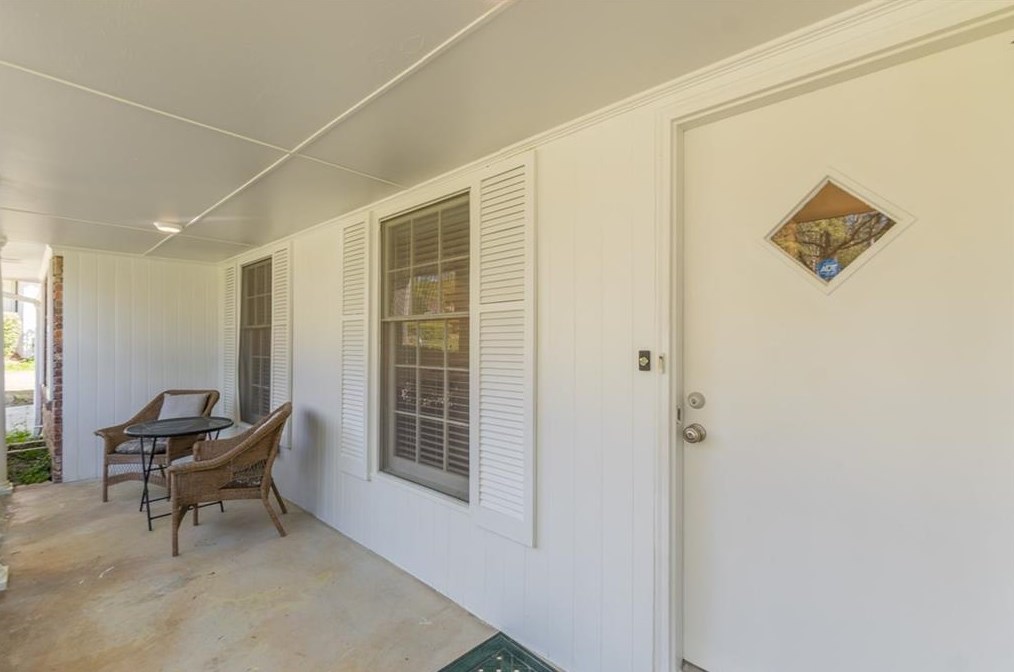 2537 Coralwood Dr, Decatur GA  30033-1333 exterior