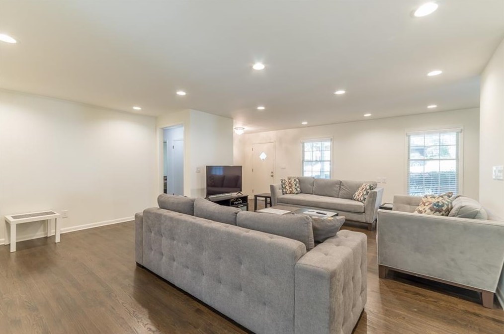 2537 Coralwood Dr, Decatur GA  30033-1333 exterior