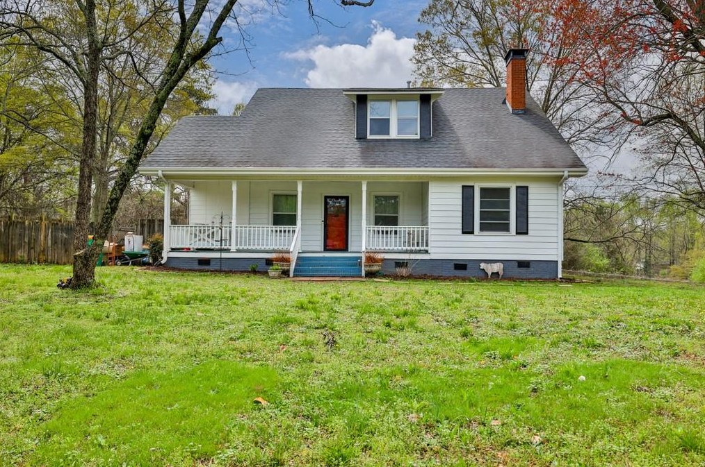 287 Broad St, Winder, GA 30680-2207
