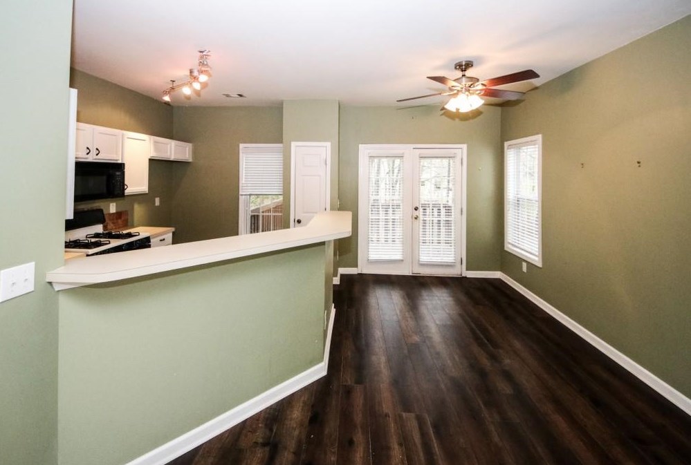 2182 Millgate Ln, Buford, GA 30519