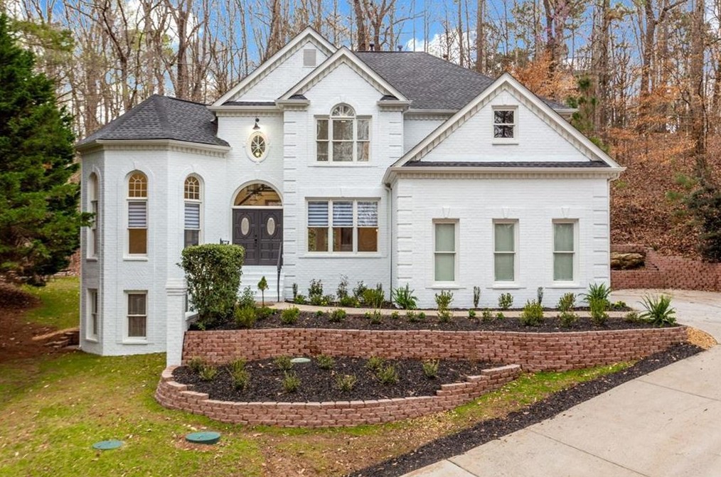 110 River Ridge Ct, Roswell, GA 30076-3229