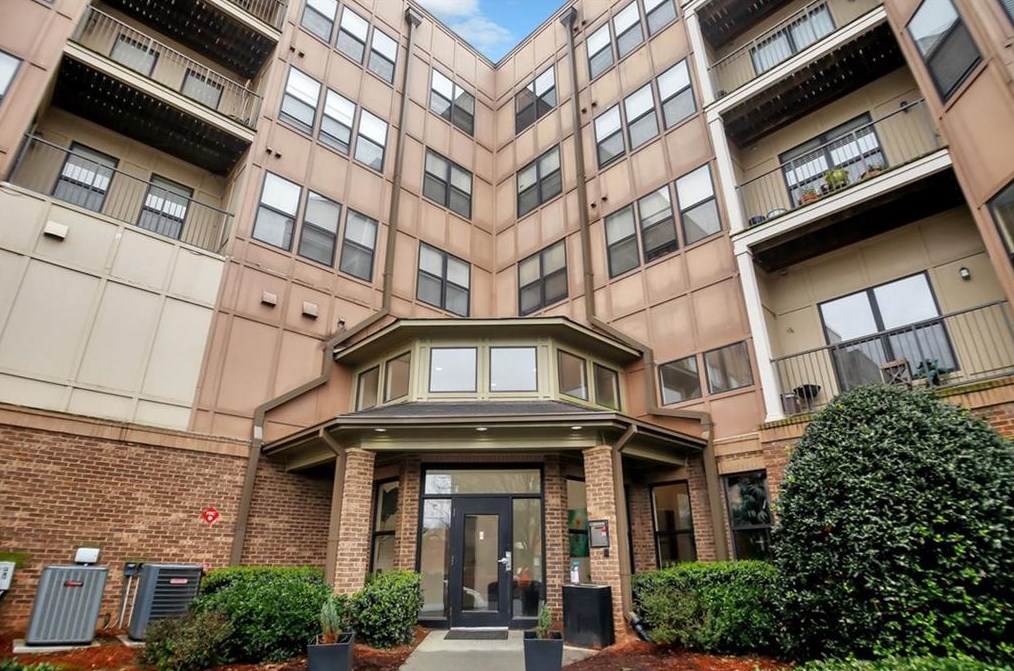 898 Oak St, Atlanta GA  30318-4732 exterior