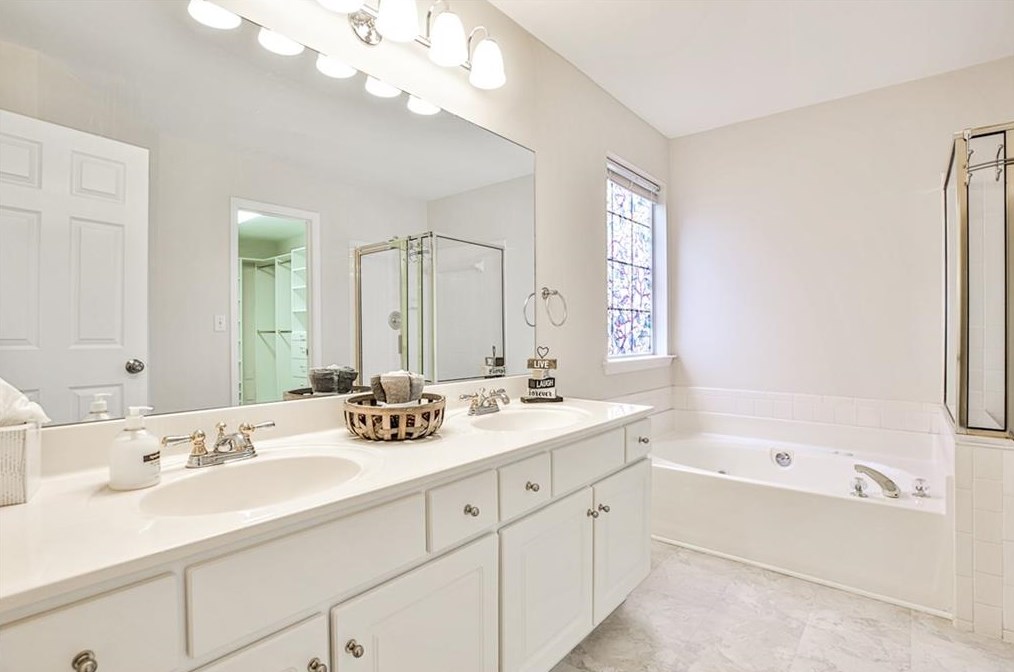 2790 Ashwood Pl, Decatur GA  30030-4193 exterior