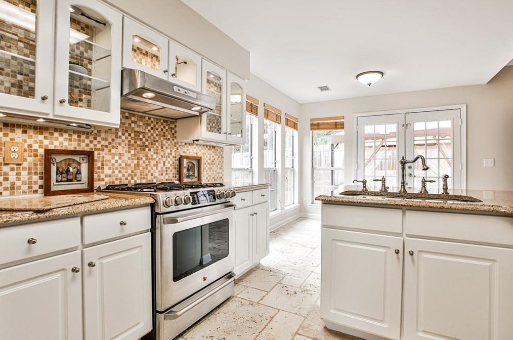 2790 Ashwood Pl, Decatur GA  30030-4193 exterior