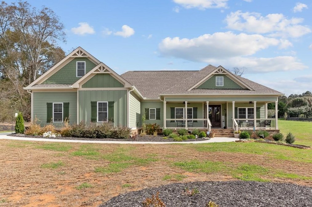 126 Holly Trace Ln, Ball Ground, GA 30107