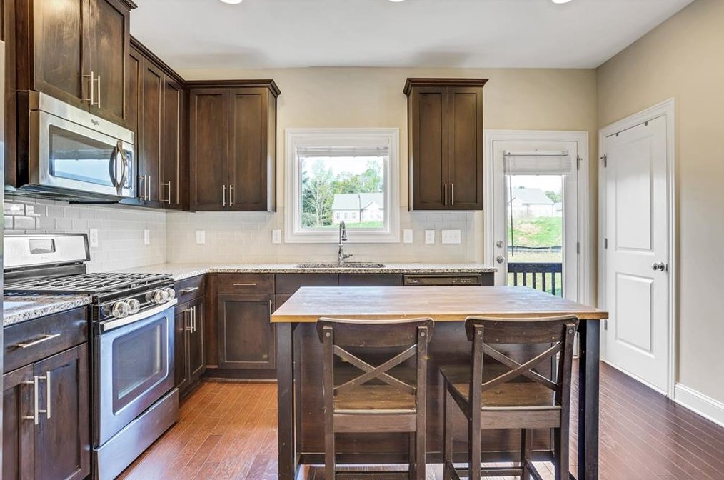 825 Westmoreland Cir, Atlanta GA  30318-4019 exterior