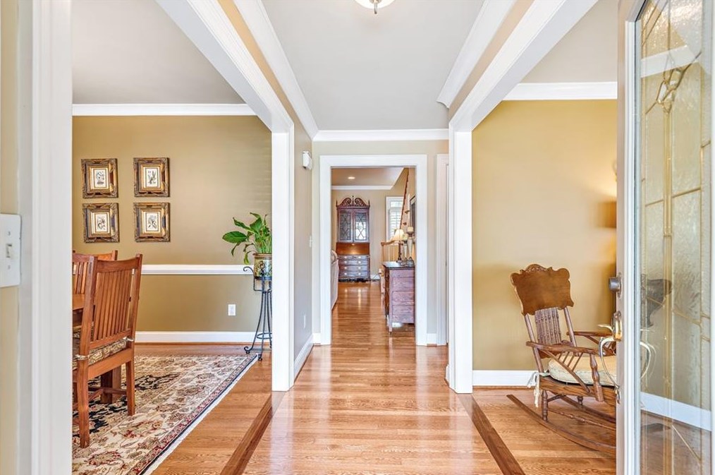 1664 Colebrook Cir, Decatur, GA 30033-1425