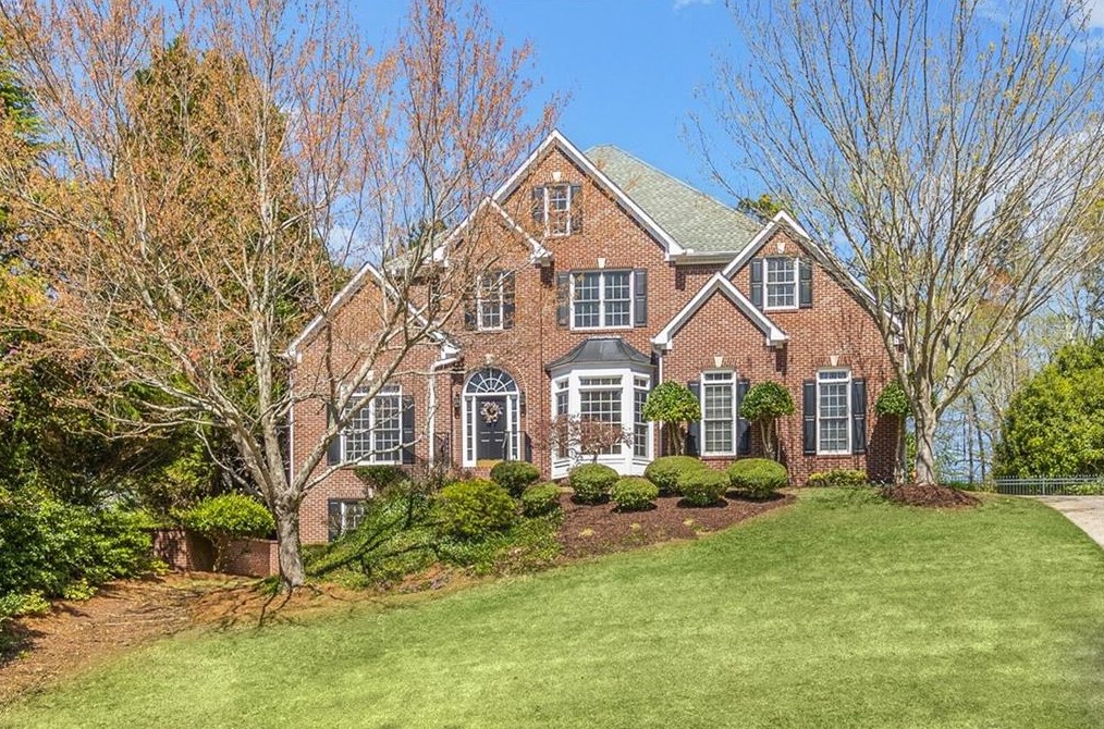 230 Settindown Ct, Roswell, GA 30075-6811