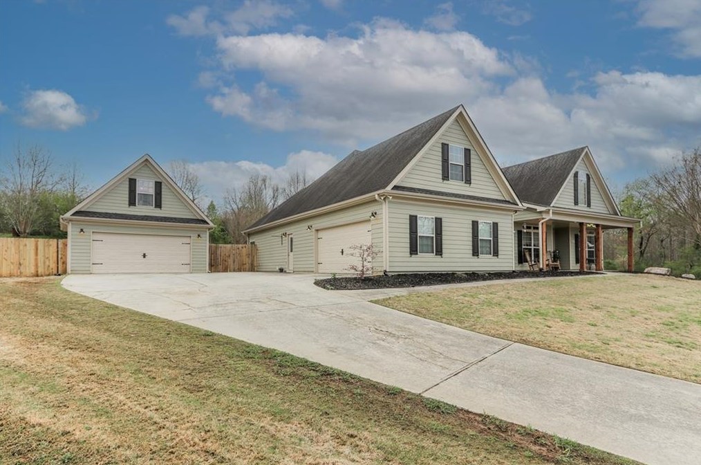 28 Stillwater Way, Hoschton, GA 30548-5533