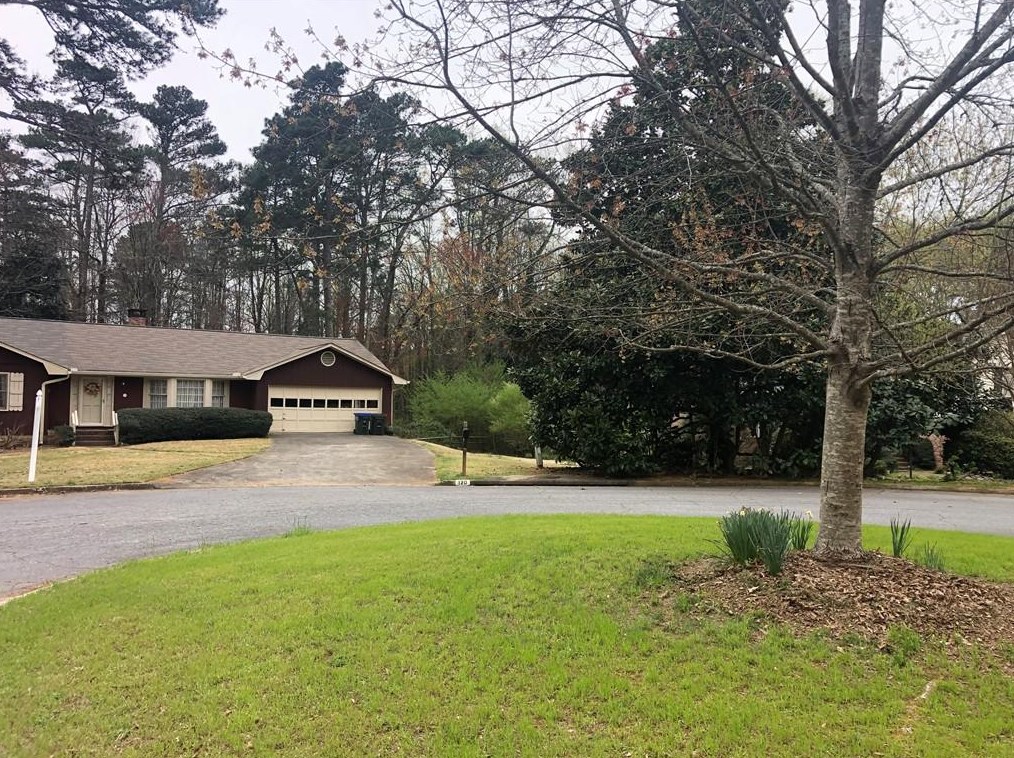 120 Northgate Ct, Roswell, GA 30075-2435
