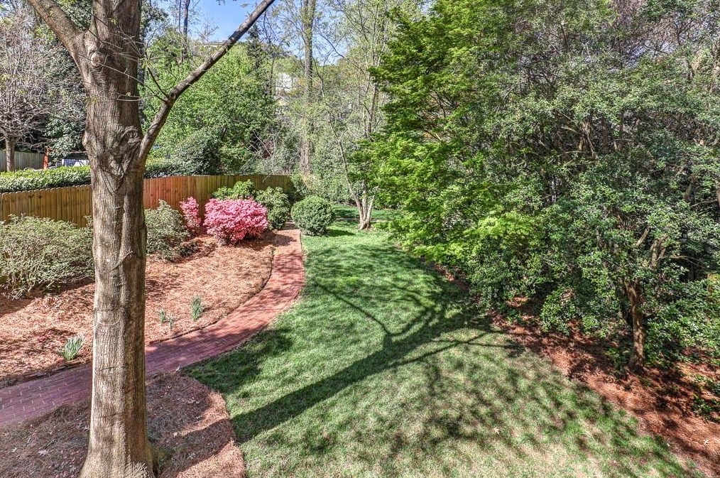 50 Woodcrest Ave, Atlanta GA  30309-1525 exterior