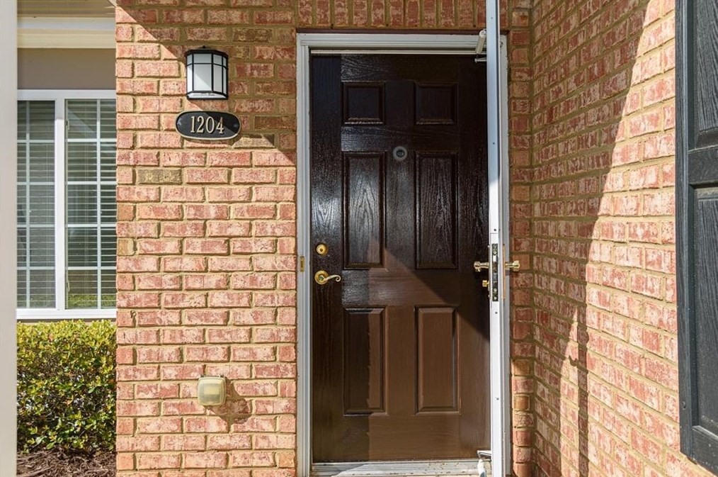 1204 Sweet Apple Cir, Alpharetta, GA 30004-6659