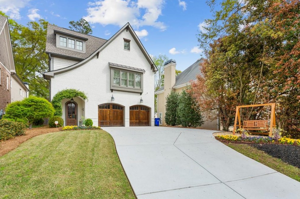1068 Pine Grove Ave, Atlanta, GA 30319-3314