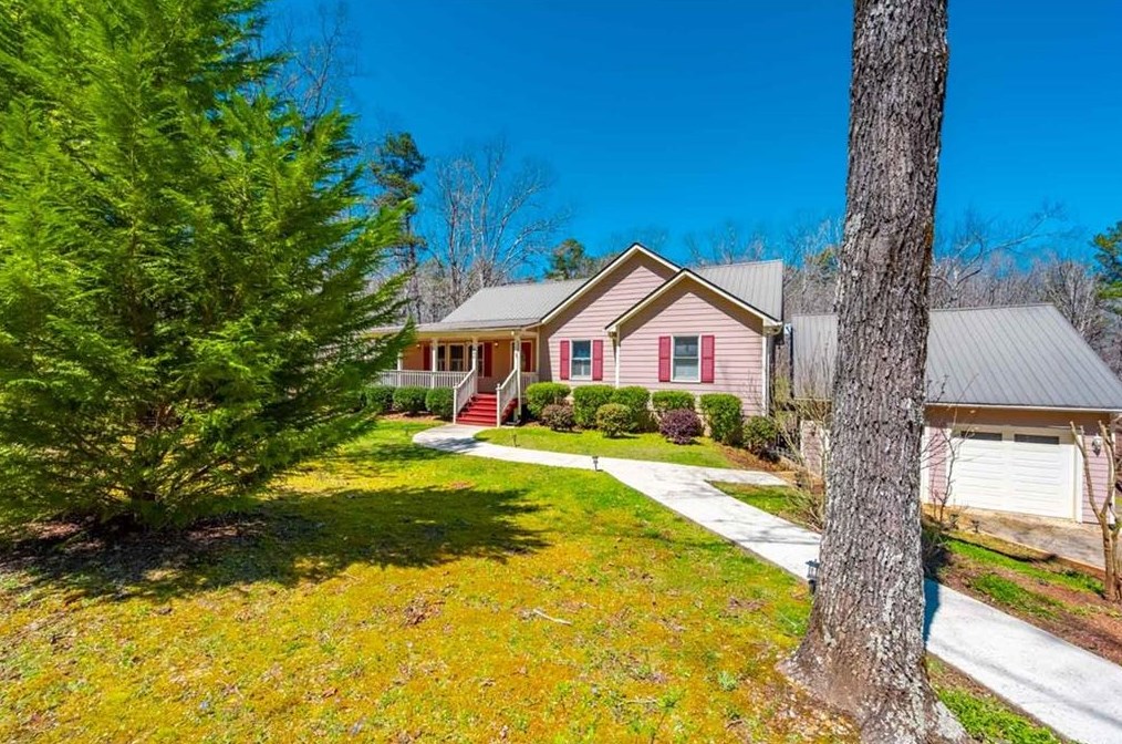 542 Peaceful Valley Dr, Cleveland, GA 30528