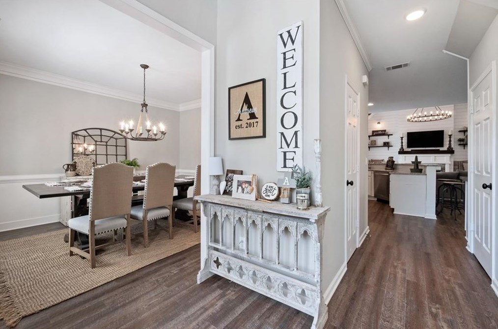 100 Huntington Ct, Roswell, GA 30075-6458