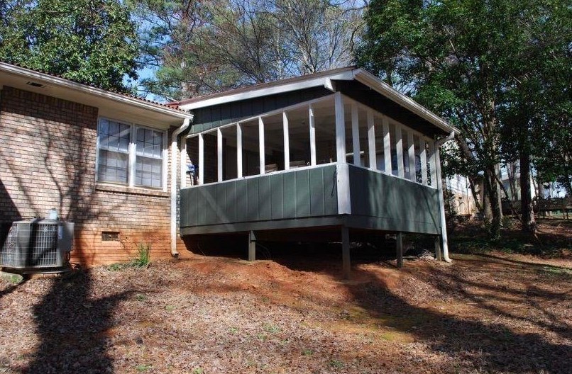1641 Dogwood Ln, Acworth, GA 30102-1820