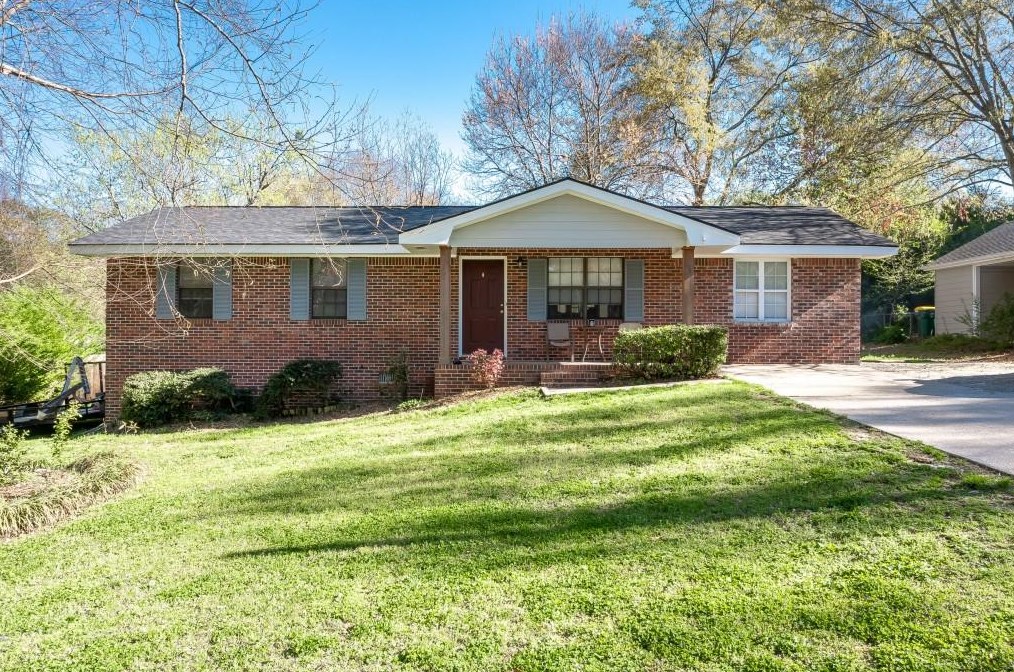 301 6th Ave, Winder, GA 30680-1817