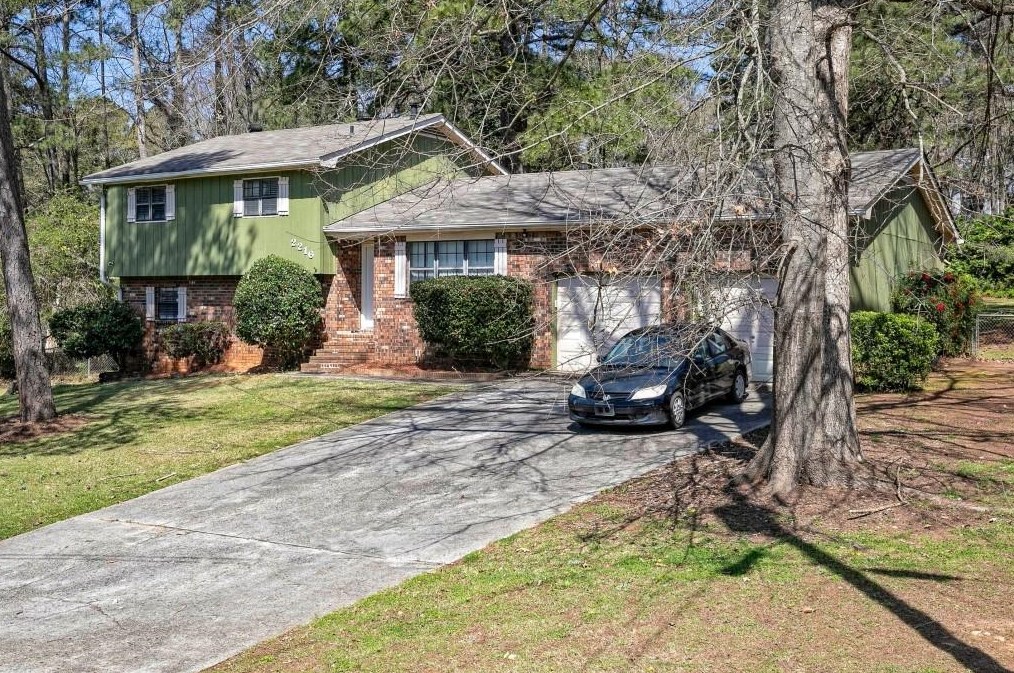 2216 Apache Dr, Jonesboro, GA 30236-3911