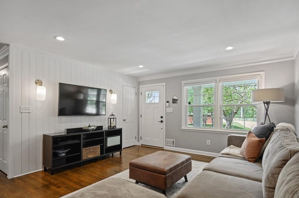 871 Gaylemont Cir, Decatur GA  30033-4809 exterior