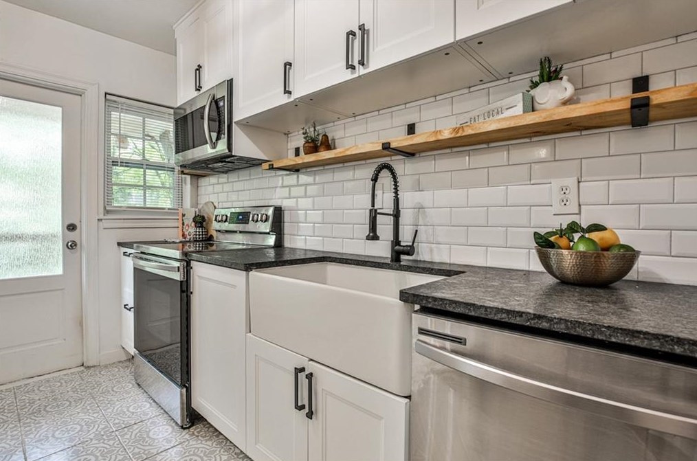 1206 Church St, Decatur GA  30030-1541 exterior