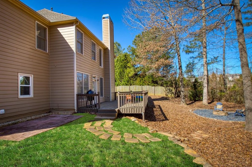 630 Camber Woods Dr, Roswell, GA 30076-4287