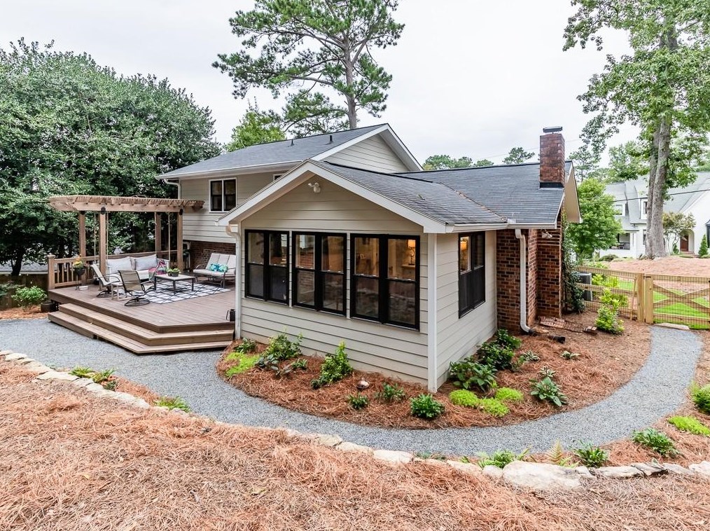 100 Thompson Pl, Roswell, GA 30075-3520