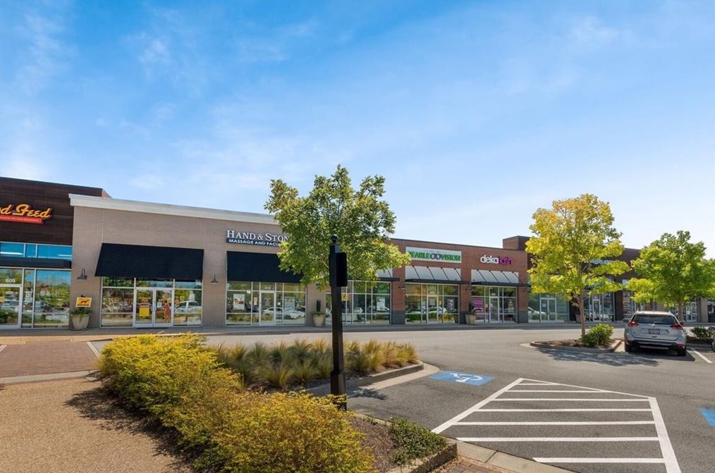 5200 Peachtree Rd, Atlanta GA  30338-4510 exterior