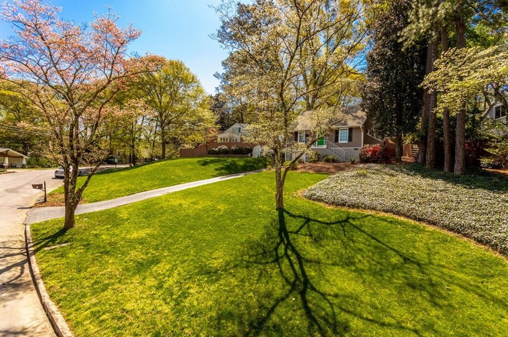 2767 Ridgemore Rd, Atlanta, GA 30318-1445
