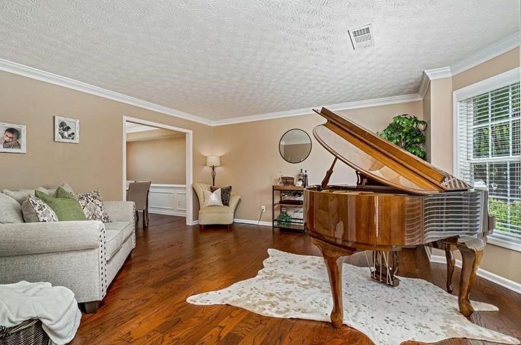 2460 Lunetta Ln, Alpharetta, GA 30004-3696