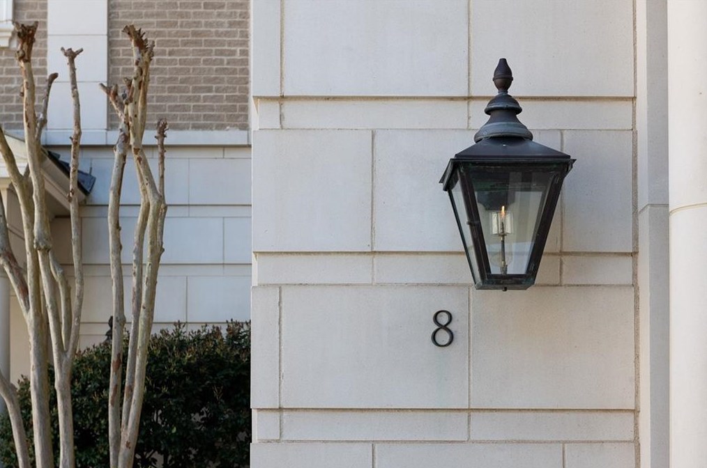 2440 Peachtree Rd, Atlanta GA  30305-4161 exterior