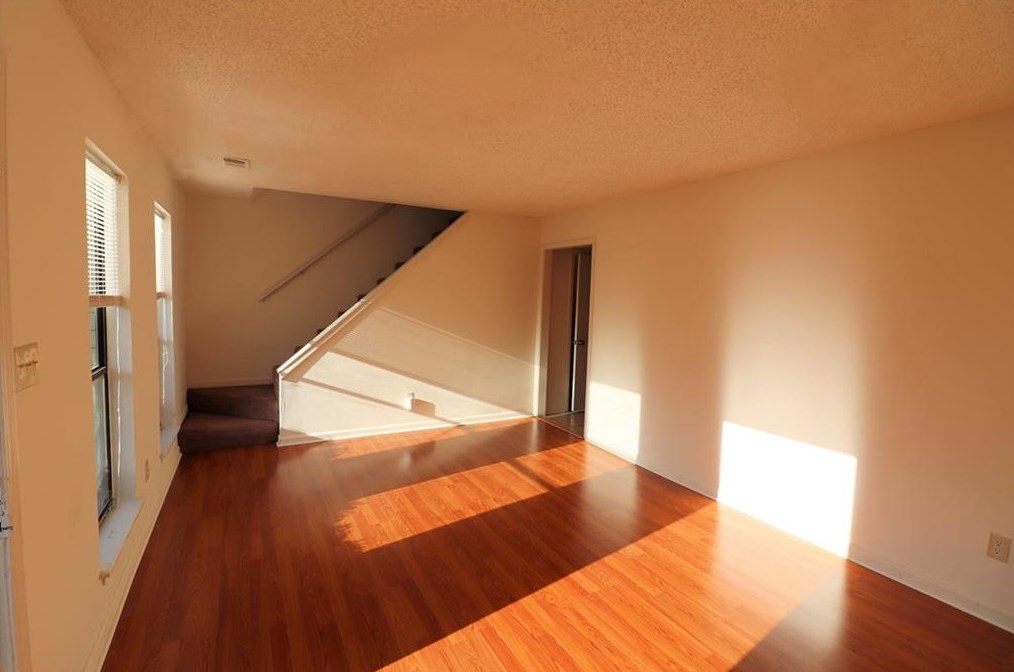 128 Woodberry Ct, Holly Springs, GA 30188