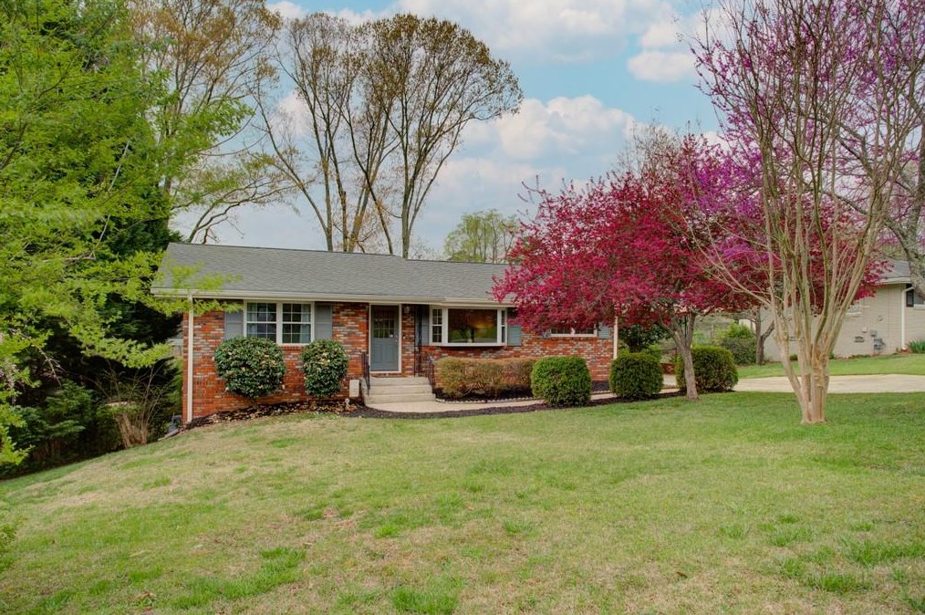 626 Rosedale Dr, Smyrna, GA 30082-3364