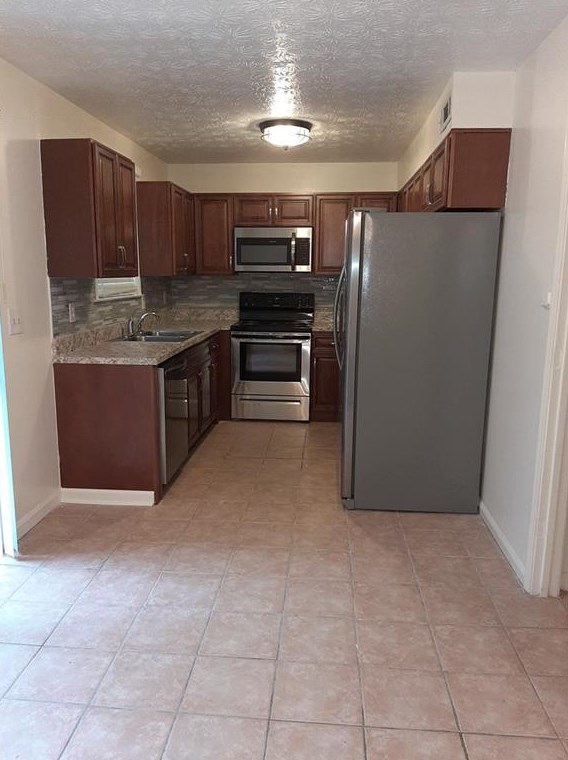 4429 Coopers Creek Dr Se, Smyrna, GA 30082