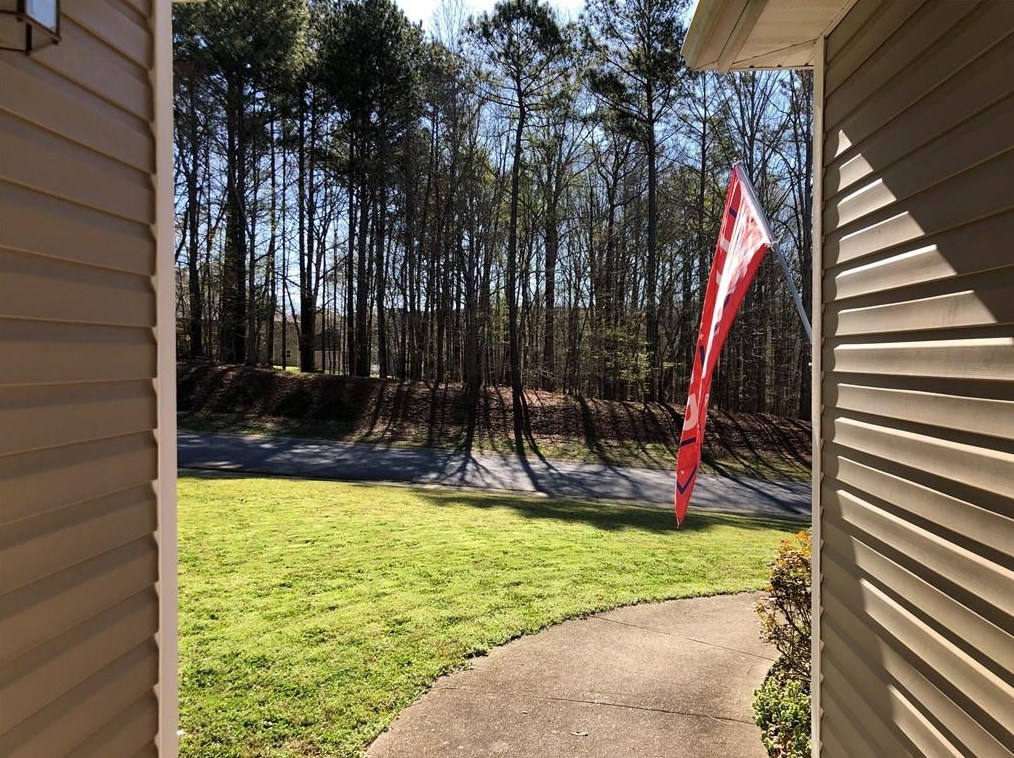633 Forest Pine Dr, Ball Ground, GA 30107