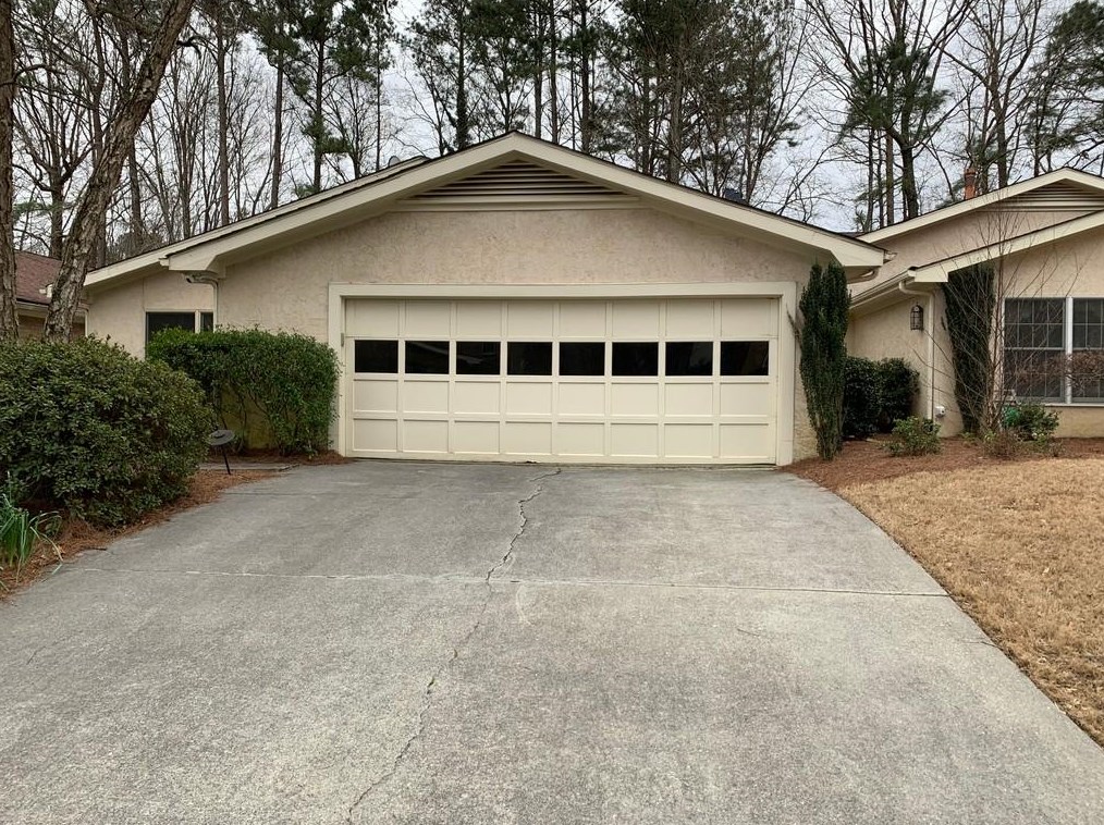 4317 Village Oaks Ln, Atlanta, GA 30338-5731