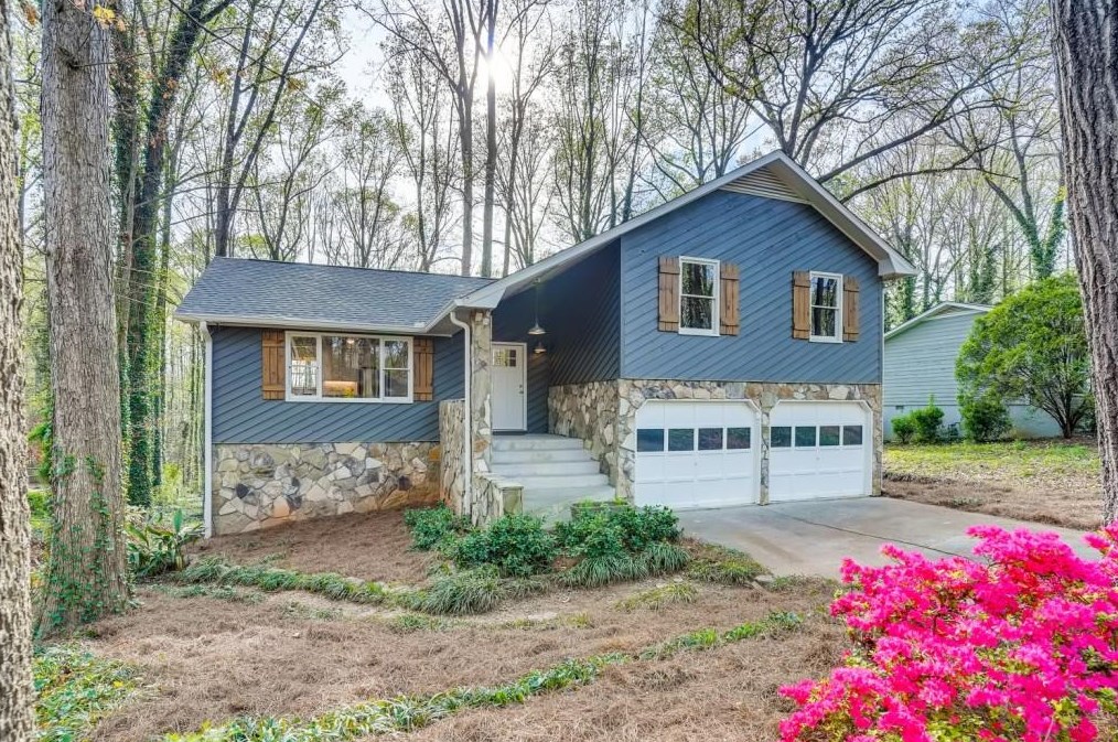 89 Stoneview Dr Sw, Lilburn, GA 30047