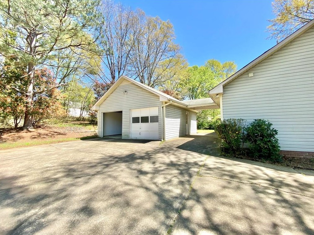 225 Ryan Rd, Winder, GA 30680-3564