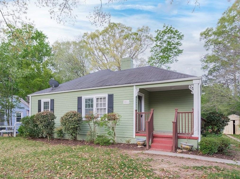 2211 Pinehurst Dr, Atlanta, GA 30344-1120