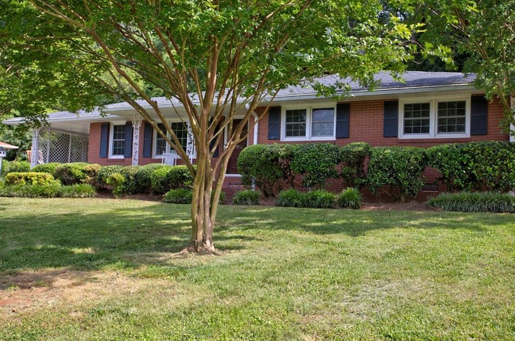 33 Crestwood Rd, Euharlee, GA 30121-2939