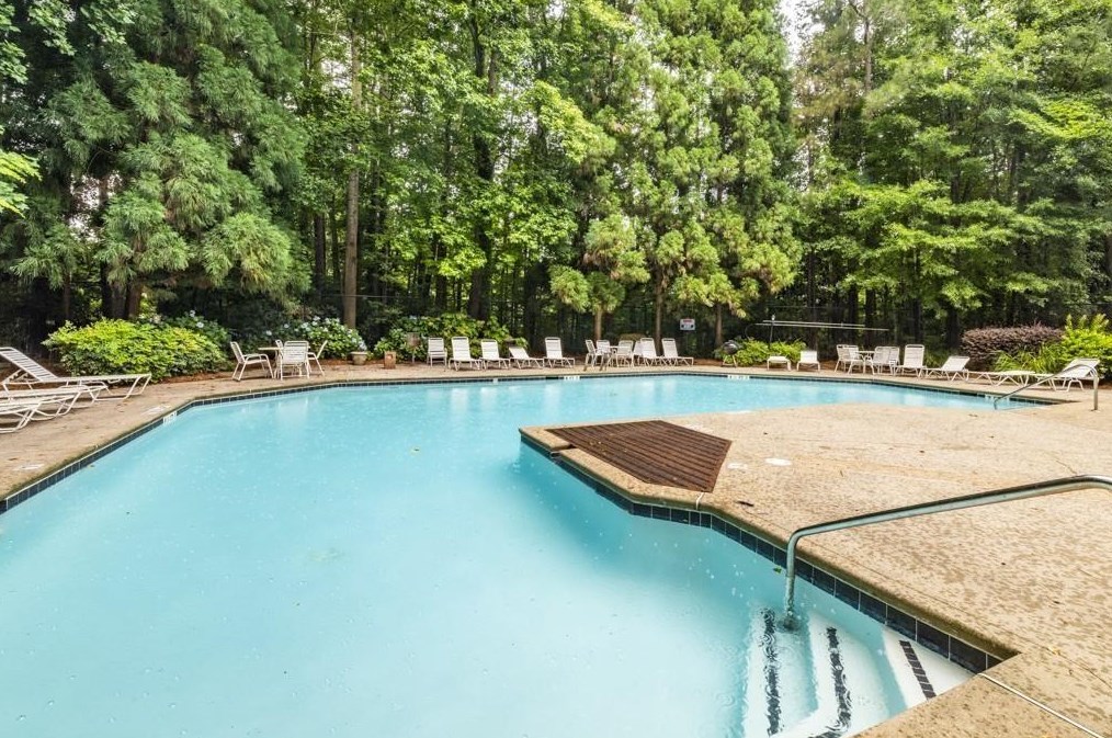 306 Tuxworth Cir, Decatur GA 30033-5602 exterior