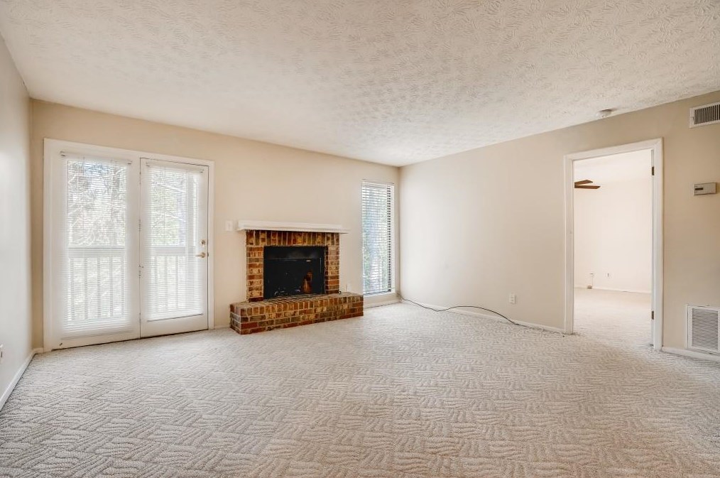 306 Tuxworth Cir, Decatur GA  30033-5602 exterior