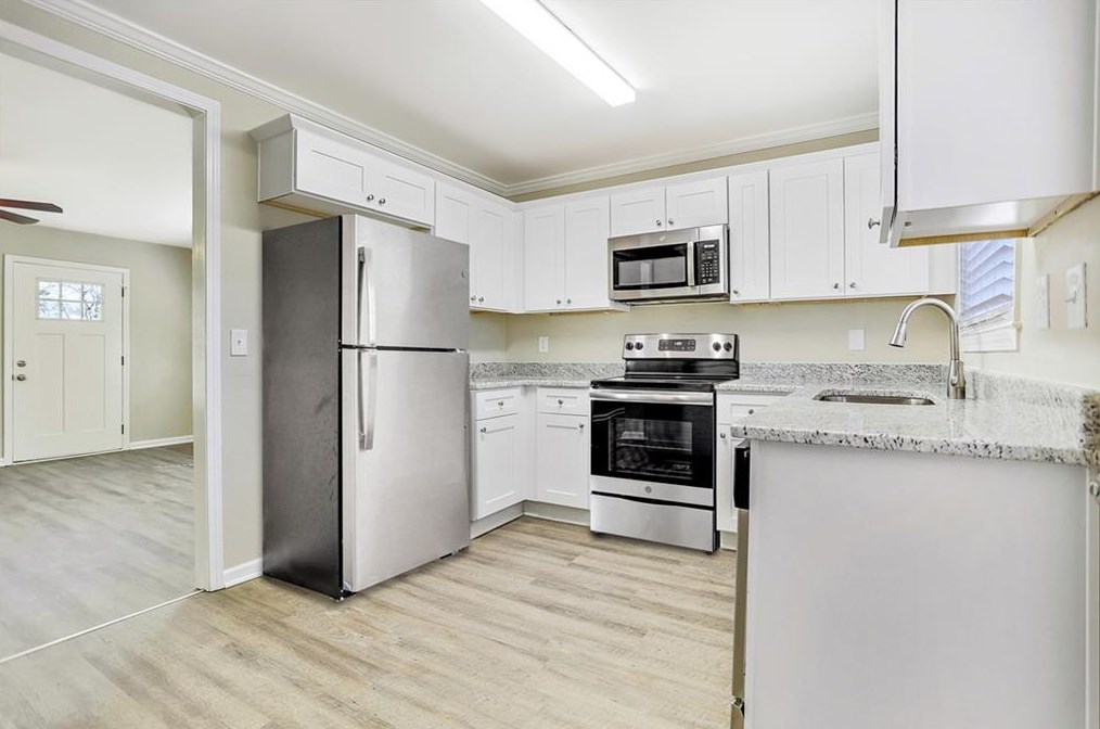 1658 Hollyhock Ter, Decatur GA  30032-4858 exterior