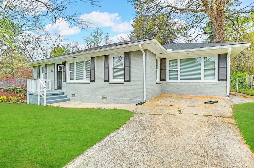 2164 Rockhaven Cir, Decatur GA  30032-5371 exterior