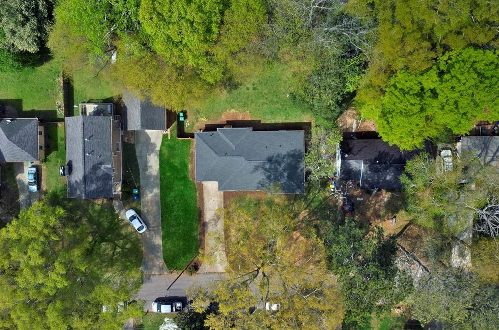 2775 Glenvalley Dr, Decatur GA  30032-4207 exterior