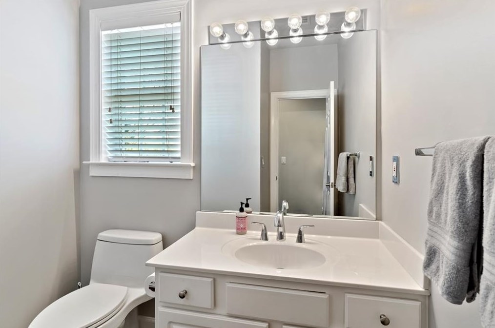 2039 Wrights Ml Cir, Atlanta GA  30324-2791 exterior