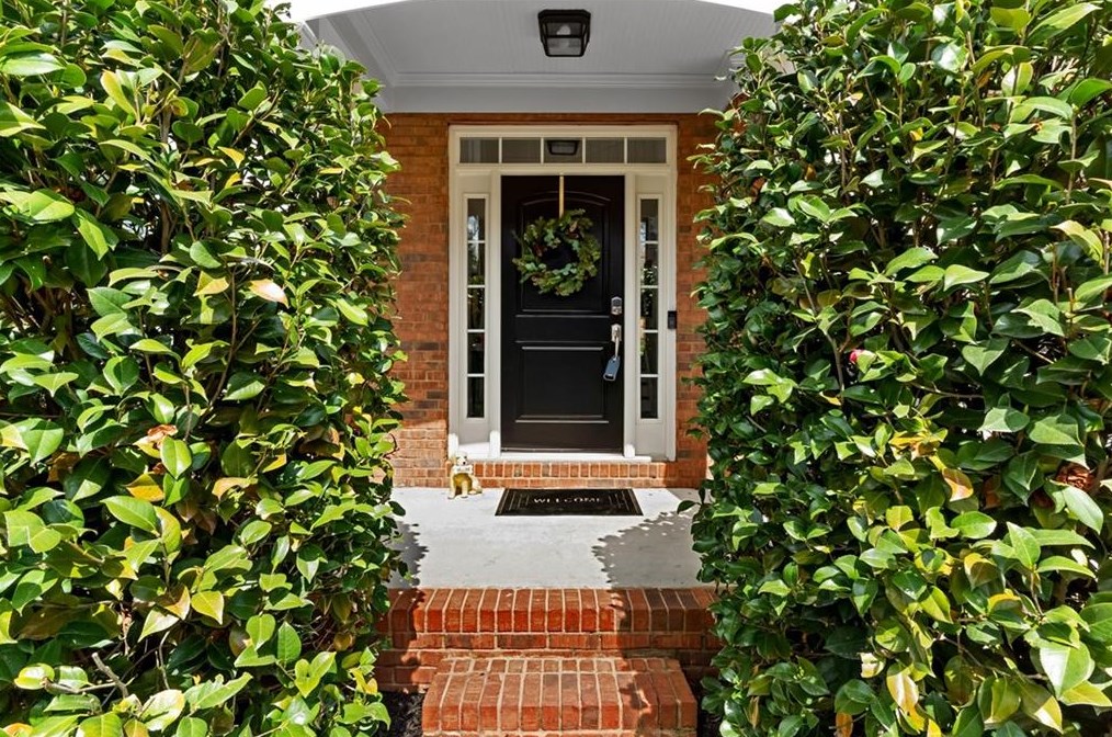 2039 Wrights Mill Cir, Atlanta GA  30324-2790 exterior